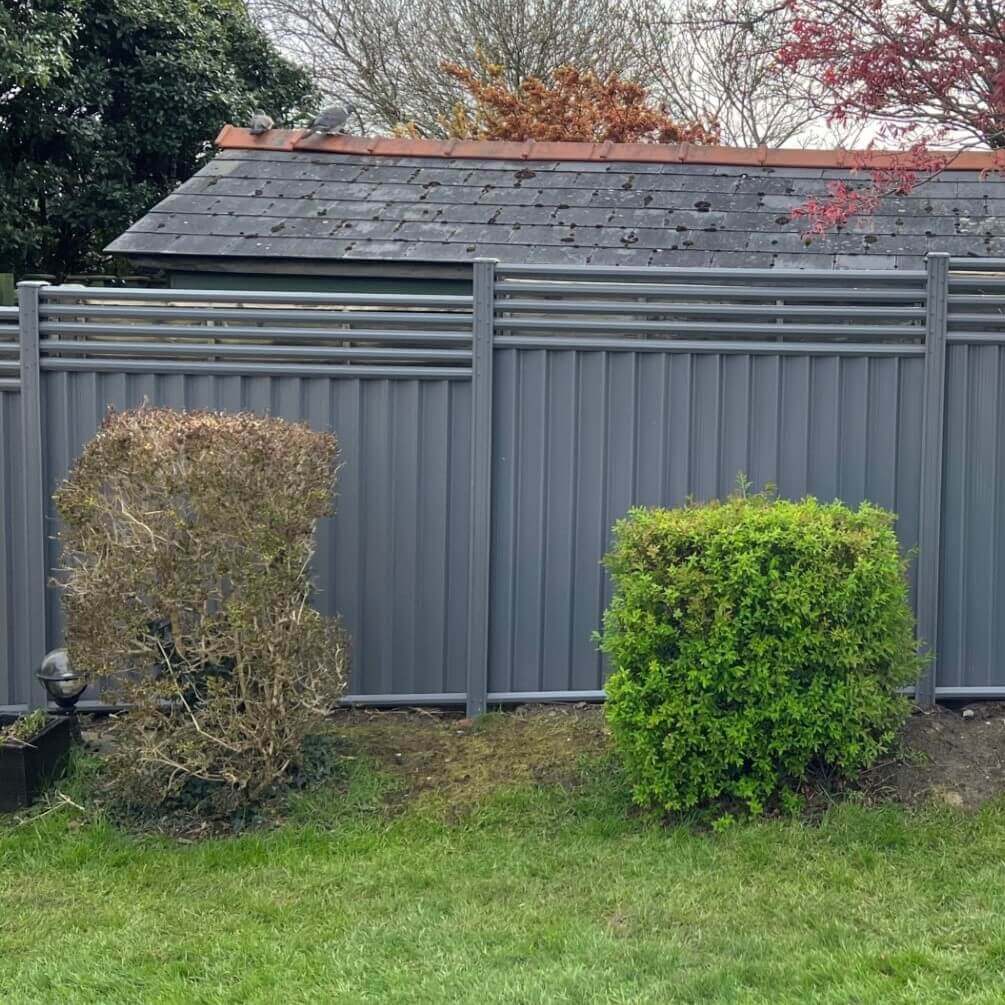 Flat Cap Grey Contemporary Fence