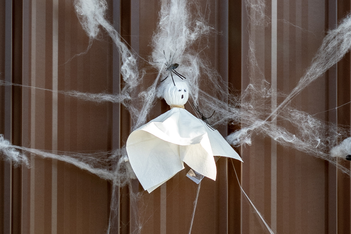 How to make a lollipop ghost!