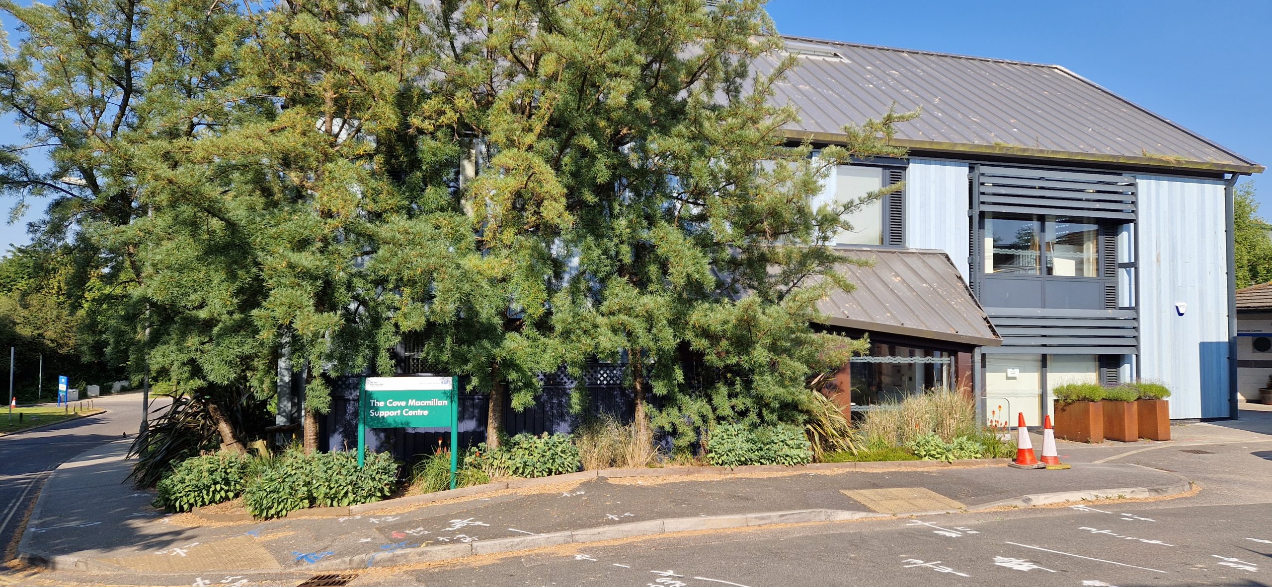 ColourFence Commercial fencing Creates Tranquil Retreat for Teenage Cancer Patients at The Cove Macmillan Support Centre, Treliske Hospital.