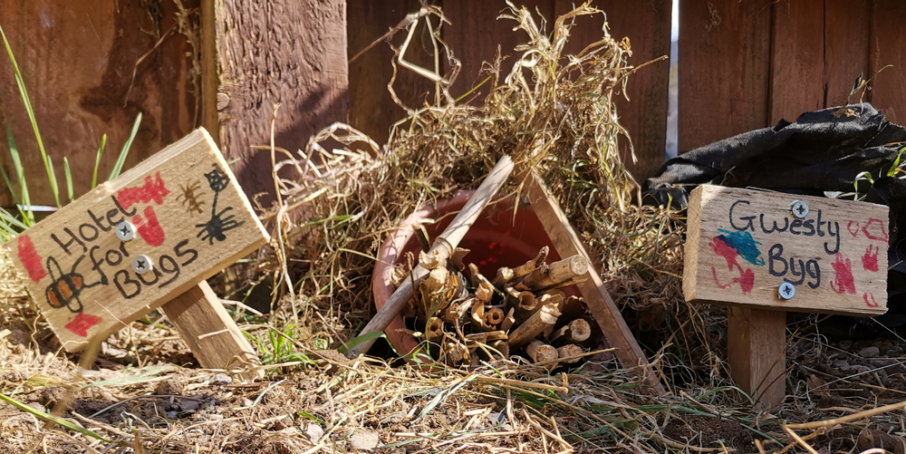 kids gardening bug hotel